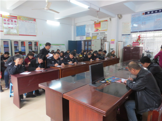 ͼΪƽ������ҵ����ְ��Ա����������&ldquo;˫����&rdquo;��ֳ�